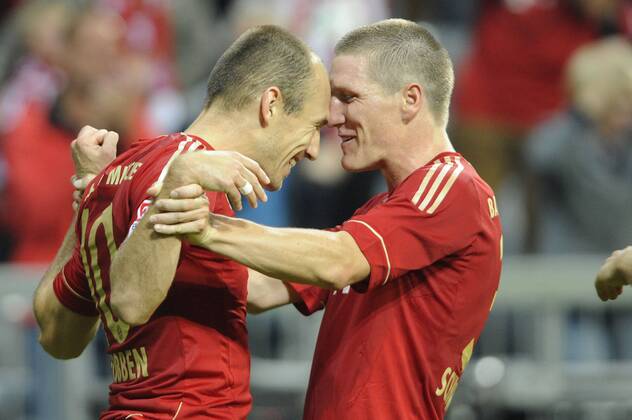 v.li:Arjen ROBBEN (Bayern München),Bastian SCHWEINSTEIGER (Bayern München),Jubel,Freude,Begeisterung, nach Tor zum 3-0. Fussball,Liga1,1.Bundesliga,Saison2011 12,2011 2012 ,Spieltag07, am 24.09.2011.