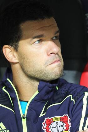 Fußball Champions League Bayer Leverkusen - KRC Genk am 28.09.2011 in der BayArena in Leverkusen Michael Ballack ( Leverkusen )