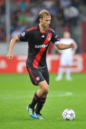 Fußball Champions League Bayer Leverkusen - KRC Genk am 28.09.2011 in der BayArena in Leverkusen Simon Rolfes ( Leverkusen )