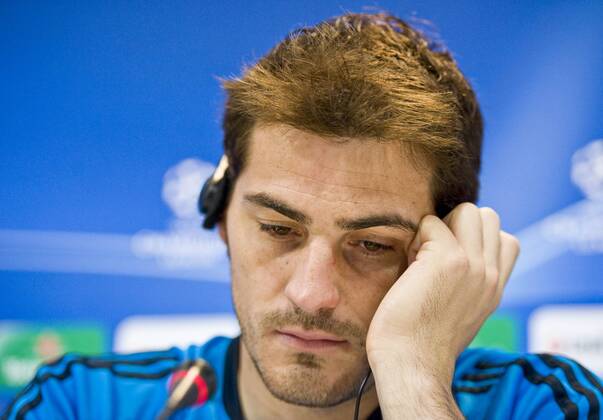 Real Madrid - Olympique Lyonnais ( Lyon ) UEFA CHAMPIONS LEAGUE 2011-2012 Group D - matchday 3 Iker Casillas, goalkeeper and captain of Real Madrid C.F., speaking to the press in Valdebebas before the match 