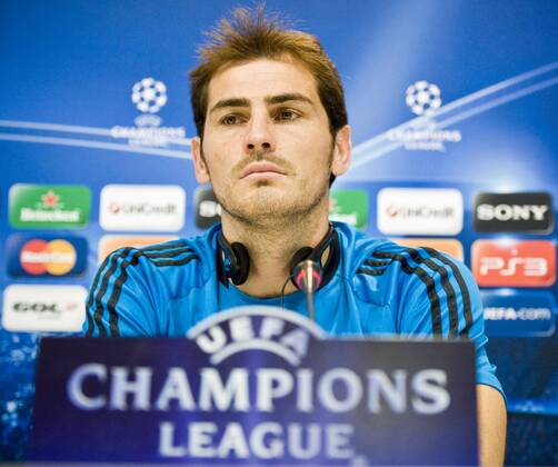 Real Madrid - Olympique Lyonnais ( Lyon ) UEFA CHAMPIONS LEAGUE 2011-2012 Group D - matchday 3 Iker Casillas, goalkeeper and captain, of Real Madrid C.F., speaking to the press in Valdebebas before the match 