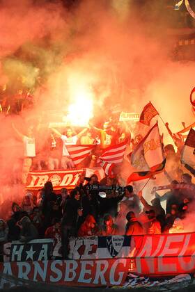 Bayern fans Napoli 18 10 2011 Stadio San Paolo Football Champions League 2011 2012, FC Bayern München - andreaxstaccioli o0 totale Fan Pyrotechnik bengalische Feuer Bengalfeuer