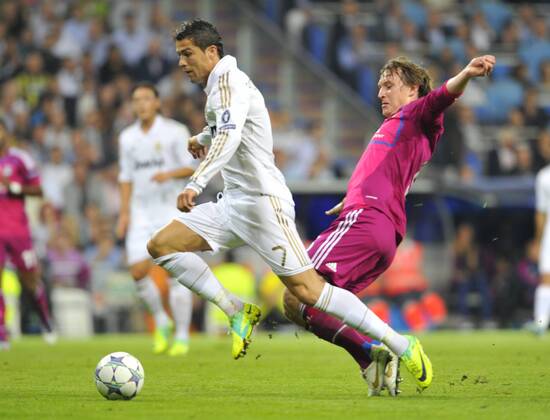 UEFA CHAMPIONS LEAGUE - REAL MADRID - OLYMPIQUE LYONNAIS (OL). - ESTADIO SANTIAGO BERNABEU - CRISTIANO RONALDO - KIM KÄLLSTRÖM - 