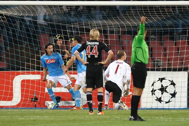 Christian MAGGIO (2.L), Edinson CAVANI (L) Napoli Goal celebration Napoli 18 10 2011 Stadio San Paolo Champions League 2011 2012 SSC Neapel Vs FC Bayern München andreaxstaccioli