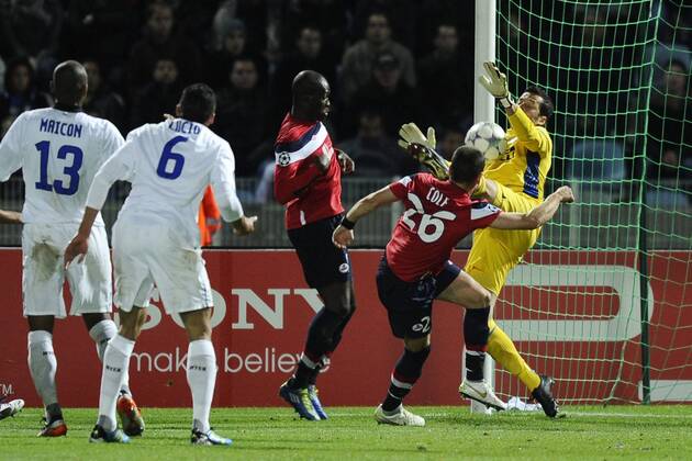 Lille 18 10 2011 - Champions League (LOSC) OSC Lille - Inter Mailand: Julio Cesar gegen Joe Cole