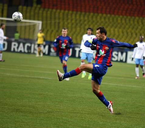 Moscow. 18 oct. 2011. CHAMPIONS LEAGUE 2011-2012. CSKA Moscow - TRABZONSPOR: 4. IGNASHEVICH Sergey (CSKA).