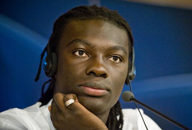 Real Madrid - Olympique Lyonnais ( Lyon ) UEFA CHAMPIONS LEAGUE 2011-2012 Group D - matchday 3 Bafetimbi Gomis, forward of Olympique Lyonnais, speaking to the press at Estadio Santiago Bernabeu before the match