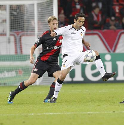Deutschland, Herren Fussball, UEFA Champions League Vorrunde Bayer 04 Leverkusen vs. Valencia CF 19.10.2011, Bayarena Leverkusen , Jonas, Simon Rolfes,