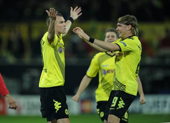 01-11-2011, Fussball, Saison 2011-2012, UEFA Champions League, Gruppenphase, 4. Spieltag, BORUSSIA DORTMUND - OLYMPIAKOS PIRÄUS Jubel Kevin Großkreutz (Borussia Dortmund), li., und Marcel Schmelzer (Borussia Dortmund)