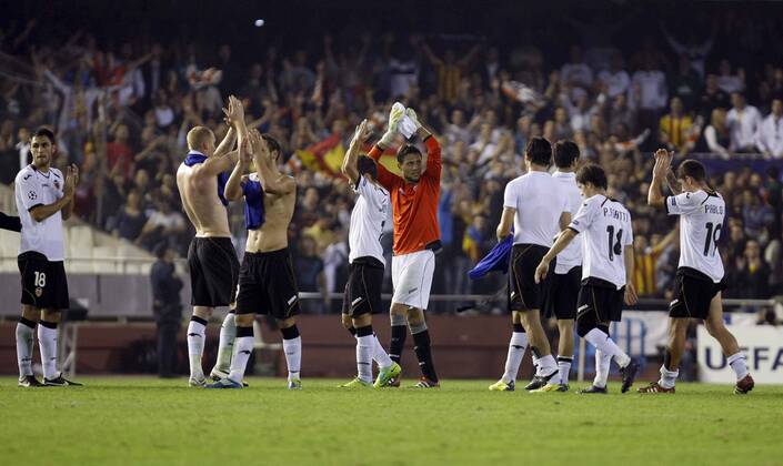 Valencia CF - Bayer 04 Leverkusen, Schlussjubel Valencia, u.a. Torwart Diego Alves 
