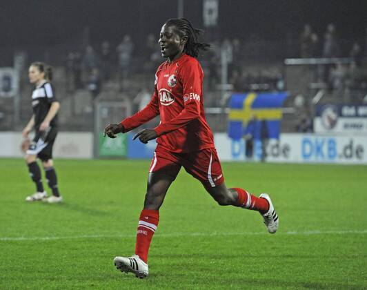Genoveva Anonma (P) celebrate the first goal, 1.FFC Turbine Potsdam (P) - Glasgow City LFC (GL), Fußball, UEFA Women - Champions League, Saison 2011 2012, Potsdam, 02.11.2011,