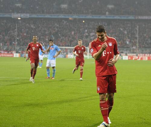 02.11.2011, Fussball UEFA-Champions-League, Vorrunde 4.Spieltag: FC Bayern München - SSC Neapel, in der Münchner Allianz-Arena. Torjubel von Mario Gomez (re. München) zum 1:0.