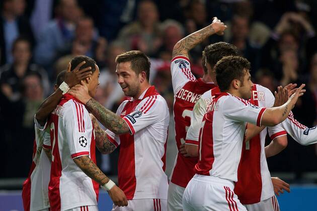 (L-R) Gregory van der Wiel of Ajax,Theo Janssen of Ajax - Ajax Amsterdam vs. Dinamo Zagreb - Champions League 2011 2012 xVIxKarelxDelvoyex xOrangexPicturesxIVx 433118