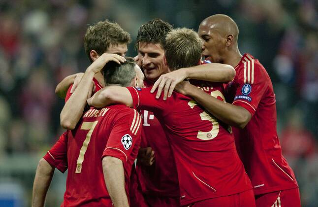 Bayern-Jubel nach 3:0, (von links), Thomas Müller, Franck RIBERY, Mario GOMEZ, Torschütze, Toni KROOS, Jerome BOATENG, Bayern. Fussball, Champions League, FC Bayern (FCB) - SSC Neapel (NAP) Gruppe A Gruppenphase 4. Spieltag am 02.11.2011 in München (München) Deutschland. Â