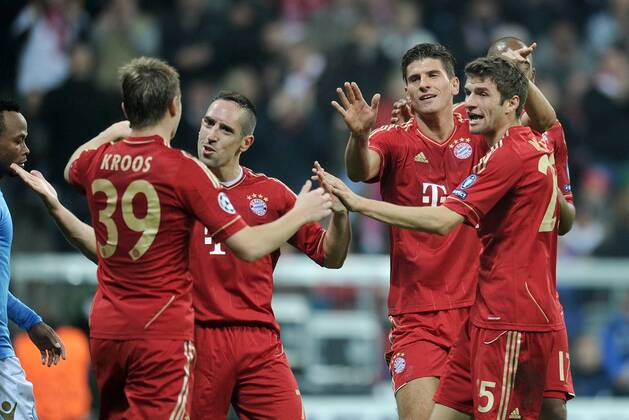 FUSSBALL CHAMPIONS LEAGUE SAISON 2011 2012 02.11.2011 FC Bayern München - SSC Neapel JUBEL nach dem Tor Toni Kroos, Franck Ribery , Mario Gomez , Thomas Müller (v. li., FC Bayern München) 