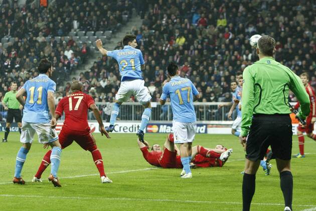 Federico Fernandez - CHAMPIONS LEAGUE 2011 2012 - FC BAYERN MÜNCHEN vs. SSC NEAPEL - partenopressxinside