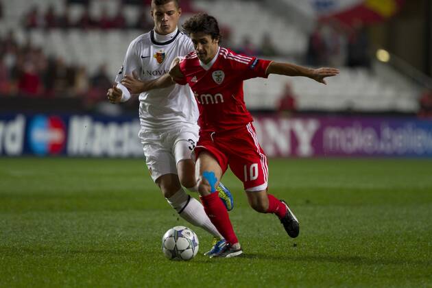 02.11.2011. Lissabon - UEFA Champions League - Benfica Lissabon vs. FC Basel - Pablo Aimar - SL Benfica Midfielder and Granit Xhaka - FC Basel Midfielder xPedroxNunesx  ActionPlus11218196 Content restricted for UK based newspaper