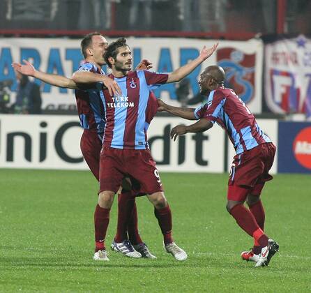UEFA Champions League Group B soccer match between Trabzonspor AS and Inter Milan at Avni Aker stadium in Trabzon, Turkey, 22.11.2011. Pictured: Didier Zokora, Arkadiusz Glowacki and Halil Altintop of Trabzonspor. 