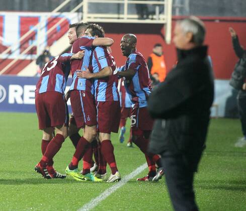 UEFA Champions League Group B soccer match between Trabzonspor AS and Inter Milan at Avni Aker stadium in Trabzon, Turkey, 22.11.2011. Pictured: Didier Zokora, Arkadiusz Glowacki and Halil Altintop of Trabzonspor. 