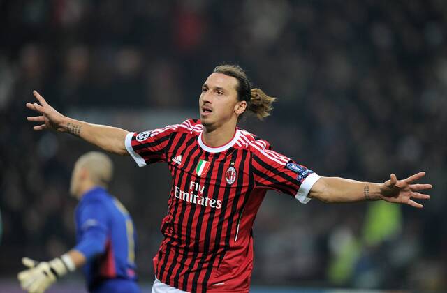 FUSSBALL CHAMPIONS LEAGUE SAISON 2011 2012 23.11.2011 AC Mailand - FC Barcelona JUBEL Zlatan Ibrahimovic (AC Mailand) 