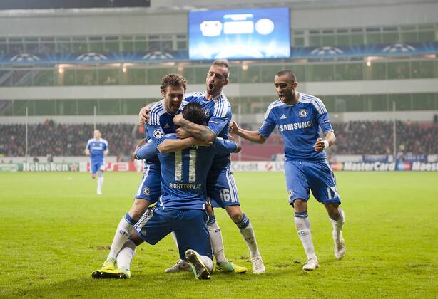 Jubel um Torschütze Didier DROGBA (Chelsea) nach seinem Tor zum 0:1, v.r. Jose BOSINGWA, Raul MEIRELES, Didier DROGBA, Juan MATA Fussball Champions League, Vorrunde 5. Spieltag, Bayer 04 Leverkusen (LEV) - FC Chelsea , am in Leverkusen Deutschland