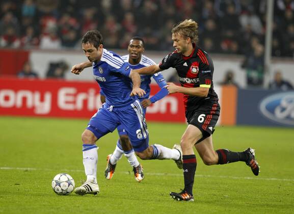 Deutschland, Herren Fussball, UEFA Champions League, Saison 2011 2012, Bayer 04 Leverkusen vs. FC Chelsea, Bayarena Leverkusen , Frank Lampard,Simon Rolfes