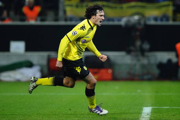 Fußball Champions League Borussia Dortmund - Olympique Marseille am 06.12.2011 im Signal Iduna Park in Dortmund Torjubel Dortmund zum 2:0 durch Mats Hummels ( Dortmund )