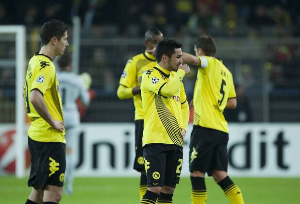enttäuschte DO SPieler v.l. Robert LEWANDOWSKI, Ilkay GUENDOGAN (GÜNDOGAN) Fussball Champions League, Vorrunde 6. Spieltag, Borussia Dortmund (DO) - Olympique Marseille (OM) , am 06.12.2011 in Dortmund Deutschland