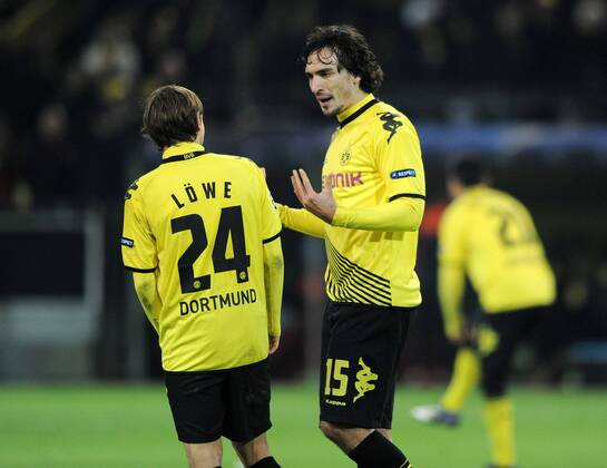06-12-2011, Fussball, Saison 2011-2012, UEFA Champions League, Vorrunde, 6. Spieltag, Borussia Dortmund - Olympique Marseille 2-3 Mats Hummels (Borussia Dortmund), re., mit Chris Löwe (Borussia Dortmund)