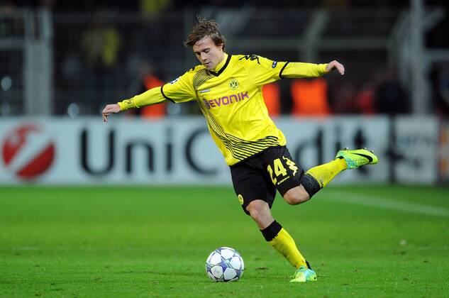 FUSSBALL CHAMPIONS LEAGUE SAISON 2011 2012 Borussia Dortmund - Olympique Marseille 06.12.2011 Chris Loewe (Borussia Dortmund) Einzelaktion am Ball