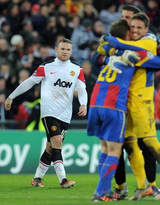 FUSSBALL CHAMPIONS LEAGUE SAISON 2011 2012 23.11.2011 FC Basel - Manchester United ABGANG ManU; Wayne Rooney enttäuscht 