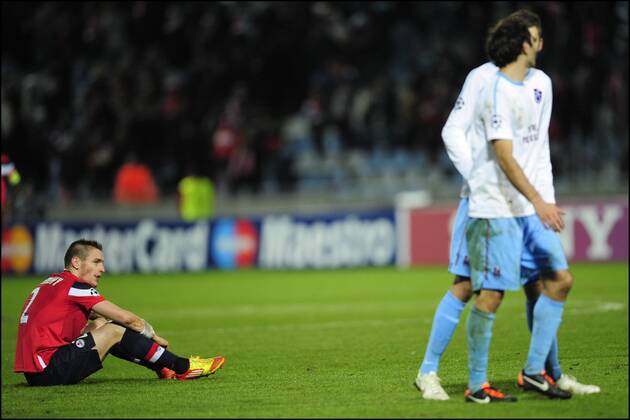 Deception Mathieu Debuchy (lille) Foot: Lille Trabzonspor - Ligue des Champions - 07.12.2011 - JBAutissier PanoramiC 