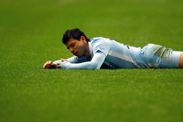 Football - Champions League - Manchester City vs. Bayern Munich Sergio Kun Agüero of Manchester City looks dejected at the Etihad Stadium 