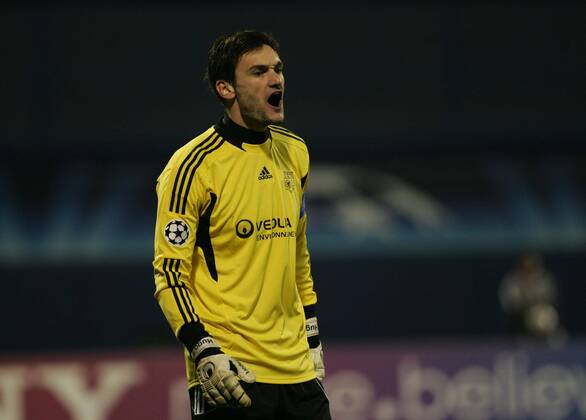 Zagreb, 07.12.2011. Champion league, Group D, Maksimir stadium, GNK Dinamo (dark blue) - Olimpique Lyonnais (magenta) 1:7. Hugo LLoris