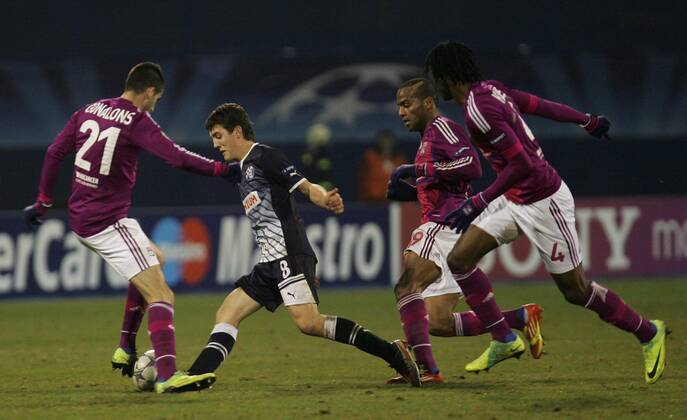 Zagreb, 07.12.2011. Champion league, Group D, Maksimir stadium, GNK Dinamo (dark blue) - Olimpique Lyonnais (magenta) 1:7. Mateo Kovacic, Maxime Gonalons (21), Jimmy Briand (19), Bakary Kone (4)