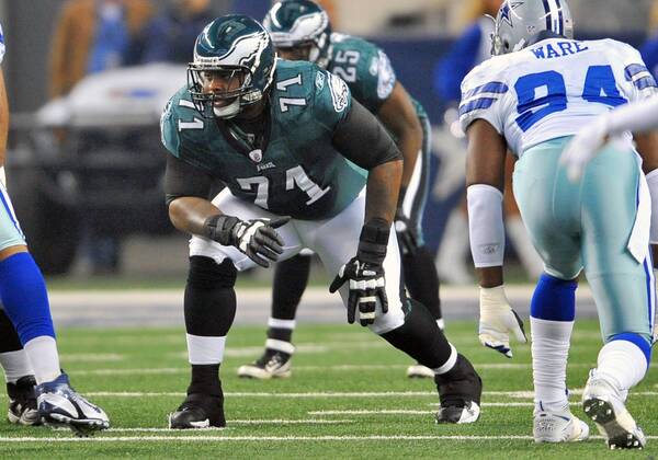 Dec 24th, 2011 .Philadelphia Eagles tackle Jason Peters (71) battles against Dallas Cowboys outside linebacker DeMarcus Ware (94) during the game between the Philadelphia Eagles and the Dallas Cowboys at Cowboy Stadium in Arlington, TX.. .Manny Flores CSM NFL American Football Herren USA 2011: Eagles vs Cowboys DEC 24 - ZUMAcf3
