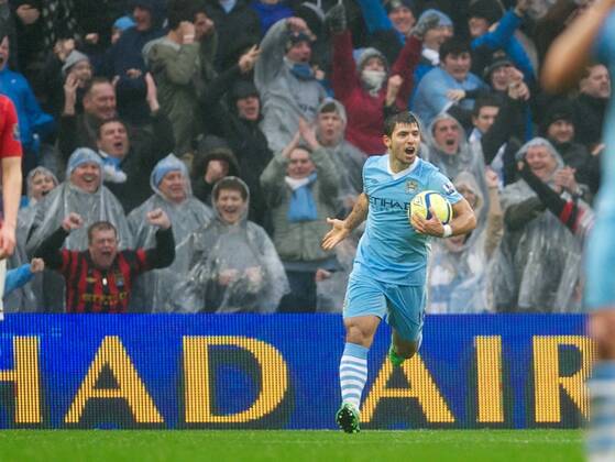 Manchester City s Sergio Kun Agüero celebrates scoring the second goal against Manchester United during the FA Cup 3rd Round match at the City of Manchester Stadium. xHOCHxZWEIx xPropagandax