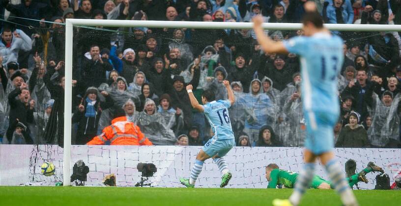 Manchester City s Sergio Kun Agüero celebrates scoring the second goal against Manchester United during the FA Cup 3rd Round match at the City of Manchester Stadium. xHOCHxZWEIx xPropagandax