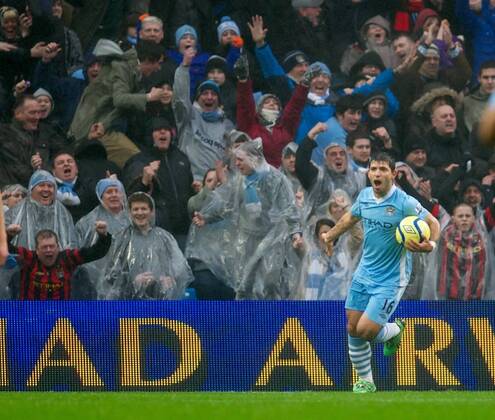 Manchester City s Sergio Kun Agüero celebrates scoring the second goal against Manchester United during the FA Cup 3rd Round match at the City of Manchester Stadium. xHOCHxZWEIx xPropagandax