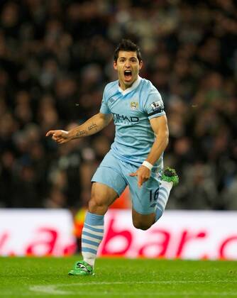 Manchester City s Sergio Kun Agüero celebrates scoring the first goal against Liverpool during the Premiership match at the City of Manchester Stadium. xHOCHxZWEIx xPropagandax