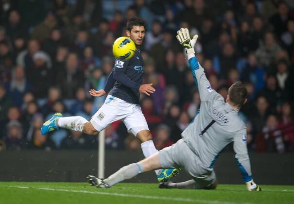 Manchester City s Sergio Kun Aguero in action against Aston Villa s goalkeeper Shay Given during the Premiership match at Villa Park. xHOCHxZWEIx xPropagandax