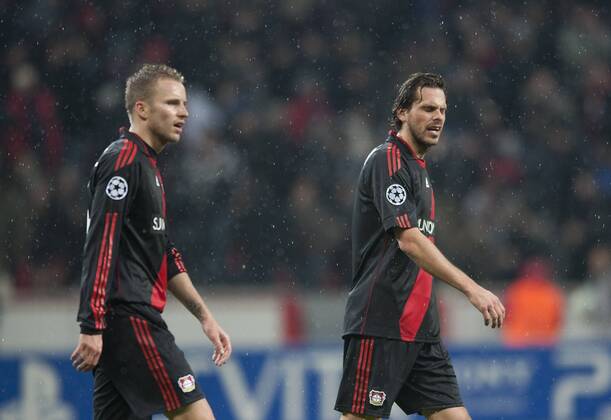 Manuel FRIEDRICH r. und Michal KADLEC (LEV) enttäuscht, Fussball Champions League, Achtelfinale Hinspiel, Bayer 04 Leverkusen (LEV) - FC Barcelona (Barca), am 14.02.2012 in Leverkusen Deutschland