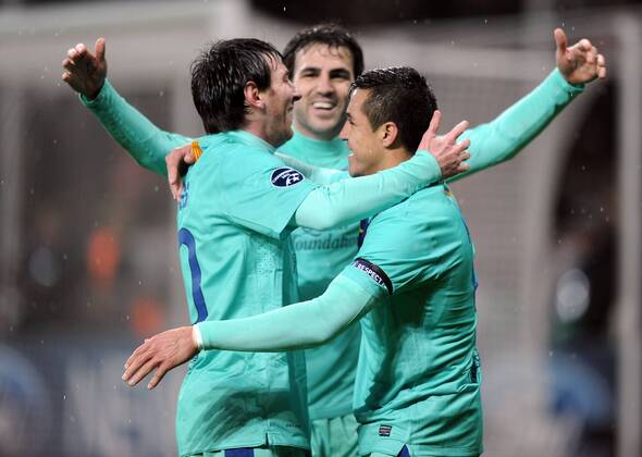 14-02-2012, Fussball, Saison 2011-2012, UEFA Champions League, Achtelfinale, Bayer 04 Leverkusen - FC Barcelona Jubel Lionel Messi (FC Barcelona), li., und Alexis Sanchez (FC Barcelona), hinten Cesc Fabregas (FC Barcelona)