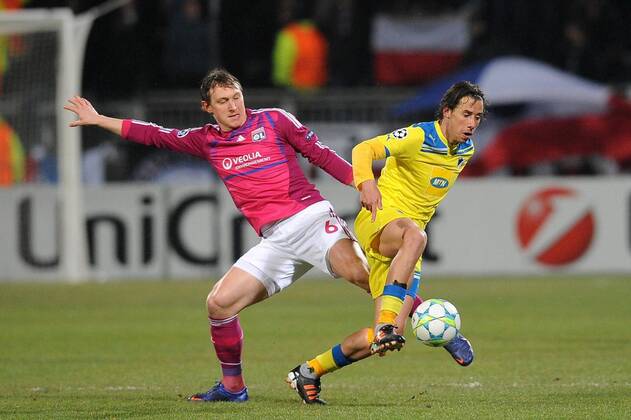 Kim Kallstrom (Lyon) Helder Sousa (Nicosie) Football : Lyon APOEL Nicosie - Champions League - 14.02.2012 N.LeGouic FEP Panoramic 