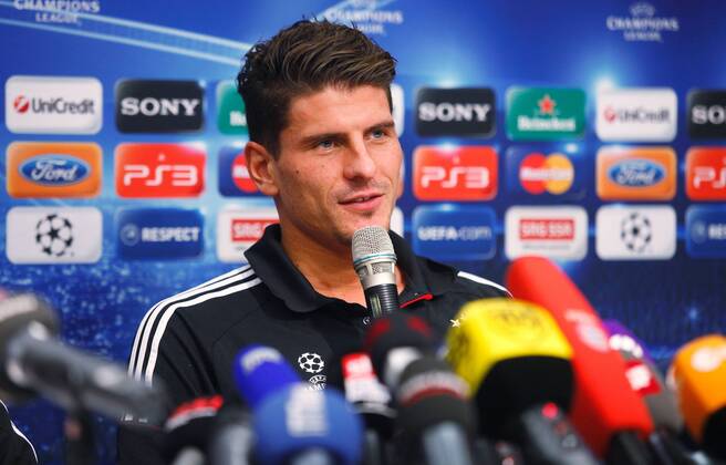 21.02.2012 Basel Schweiz , UEFA Champions League Pressekonferenz FC Bayern München Im Bild ; Mario Gomez (FC Bayern München) 