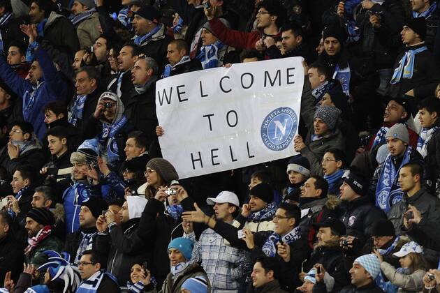 Champions League - Fans des SSC Neapel begrüssen den Gegner in der Hölle - Welcome to hell - 