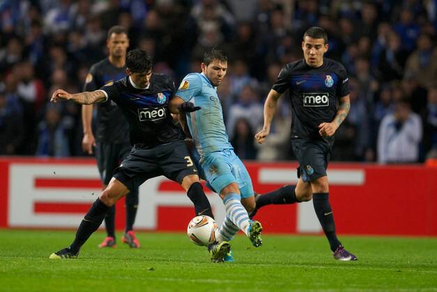 Manchester City s Sergio Kun Aguero in action against FC Porto during the UEFA Europa League Round of 32 2nd Leg match at City of Manchester Stadium. xHOCHxZWEIx xPropagandax