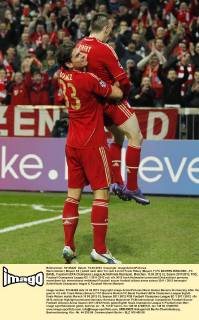 Mario Gomez ( Bayern 33 ) jubelt nach dem Tor zum 4-0 mit Frank Ribery (Bayern 7) FC BAYERN MÜNCHEN - FC BASEL Fussball UEFA Champions League,Achtelfinale Rückspiel, München, 13.03.2012 CL Saison 2011 2012, FCB,