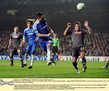 Chelsea FC London - SSC Napoli, John Terry - Chelsea scores goal no. 2 past Hugo Campagnaro - Napoli 