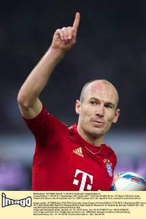 Fussball Berlin 17.03.2012 1. Bundesliga DFL Saison 2011 2012 Hertha BSC Berlin - FC Bayern München Arjen Robben (FC Bayern, No.10) bejubelt sein Tor